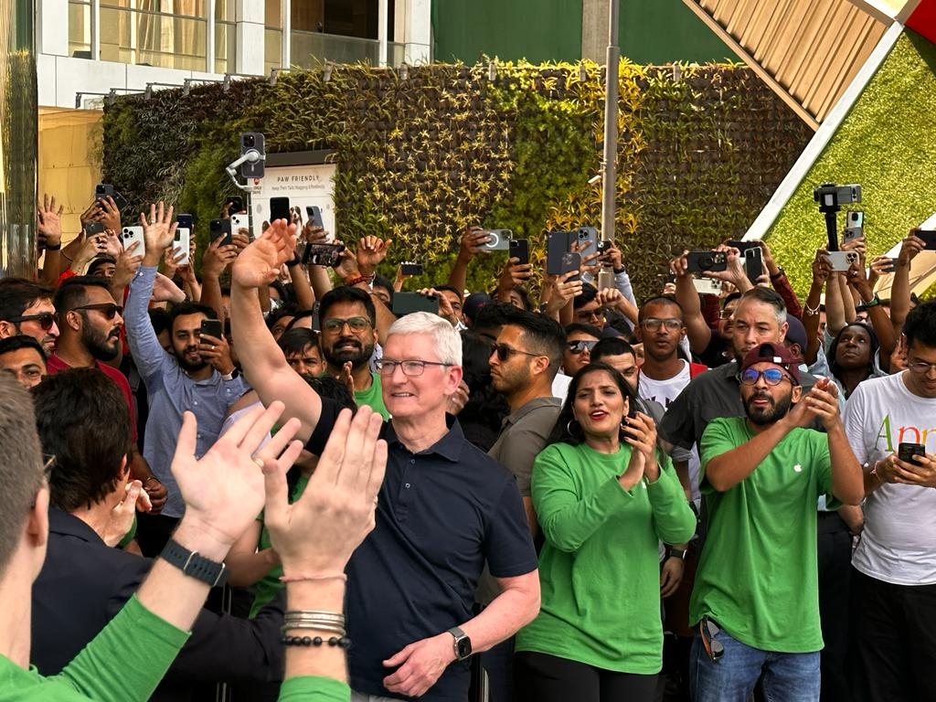 tim cook in india