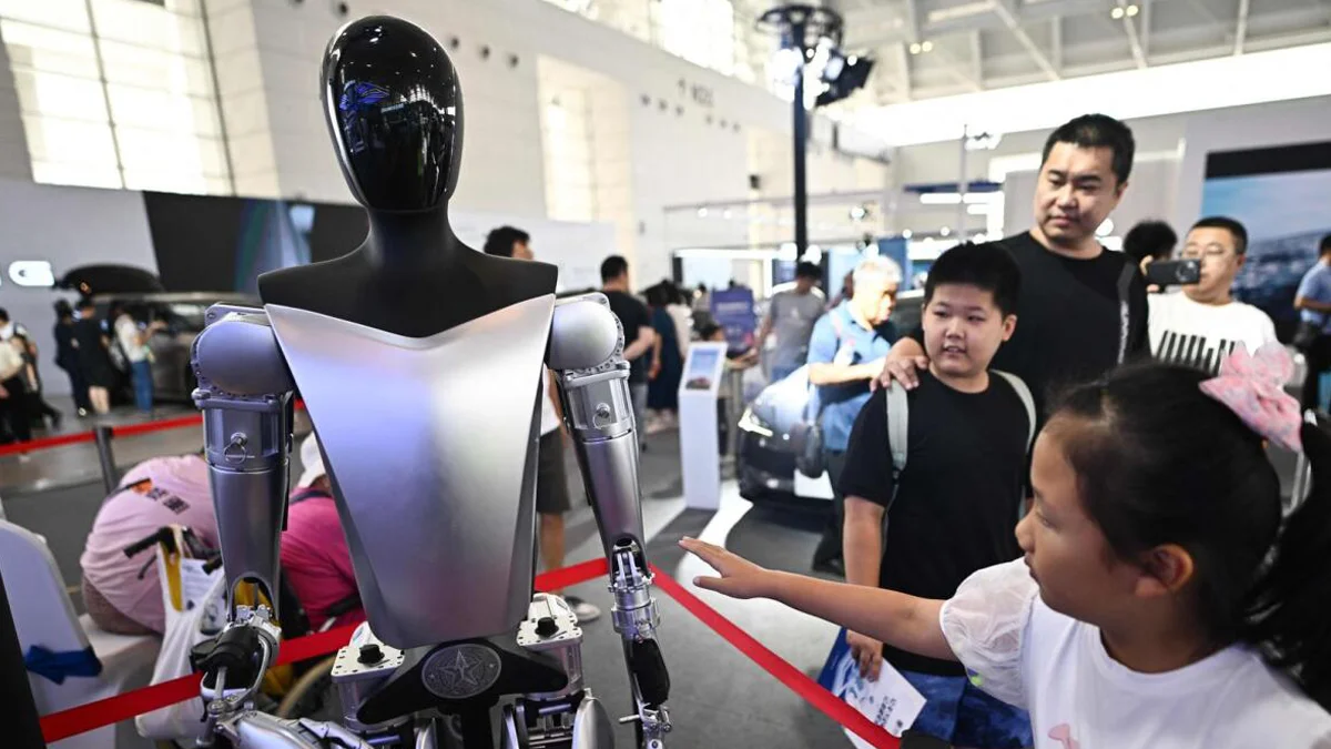 Tesla to Use Humanoid Robots for Internal Use by 2025