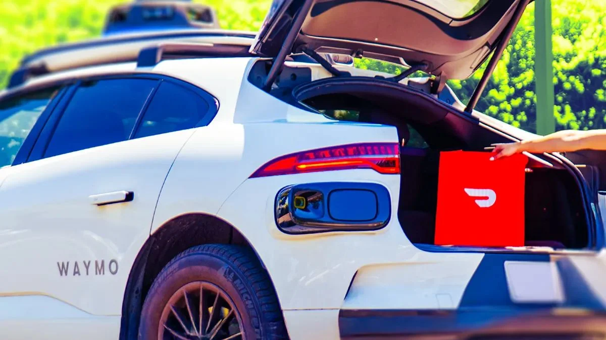 Waymo DoorDash delivery